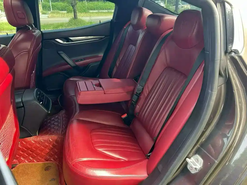 Maserati Ghibli — миниатюра 6