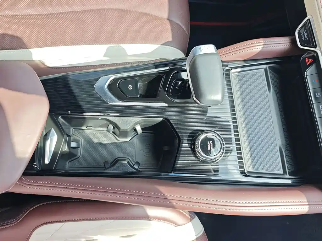 Geely Xingyue L — миниатюра 13