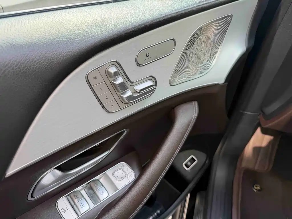Mercedes-Benz GLE (Import) — миниатюра 4