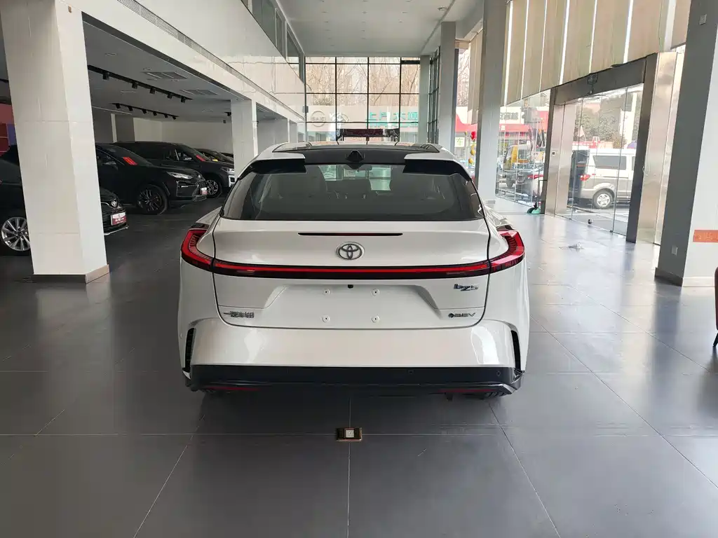 TOYOTA BZ5