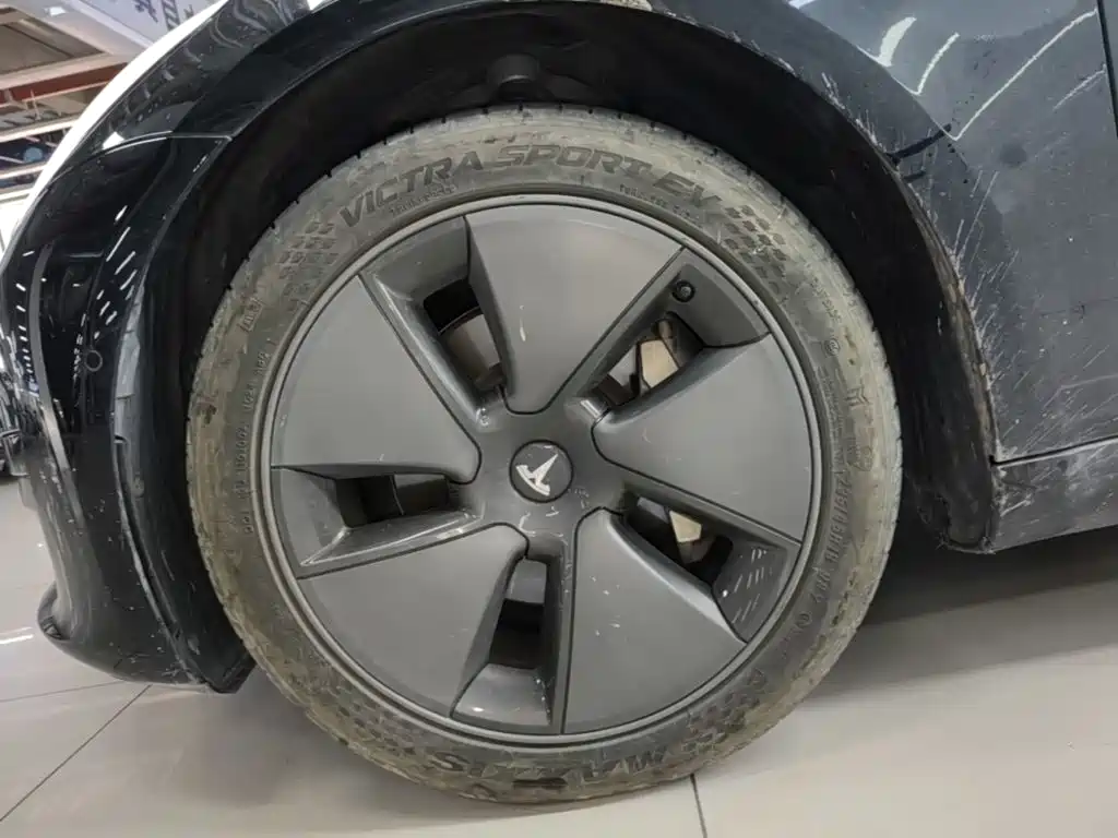 Tesla Model 3 — миниатюра 23