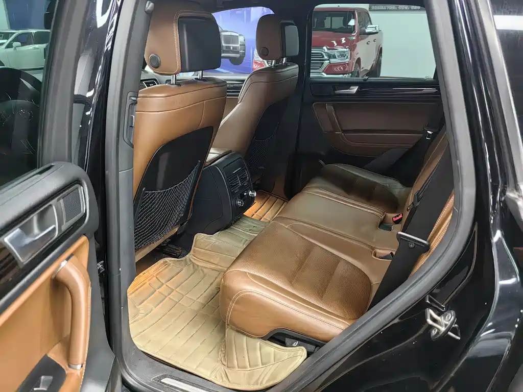 Volkswagen Touareg — миниатюра 10