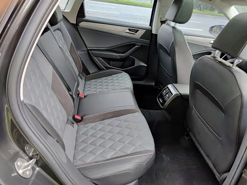 Volkswagen Sagitar — миниатюра 11