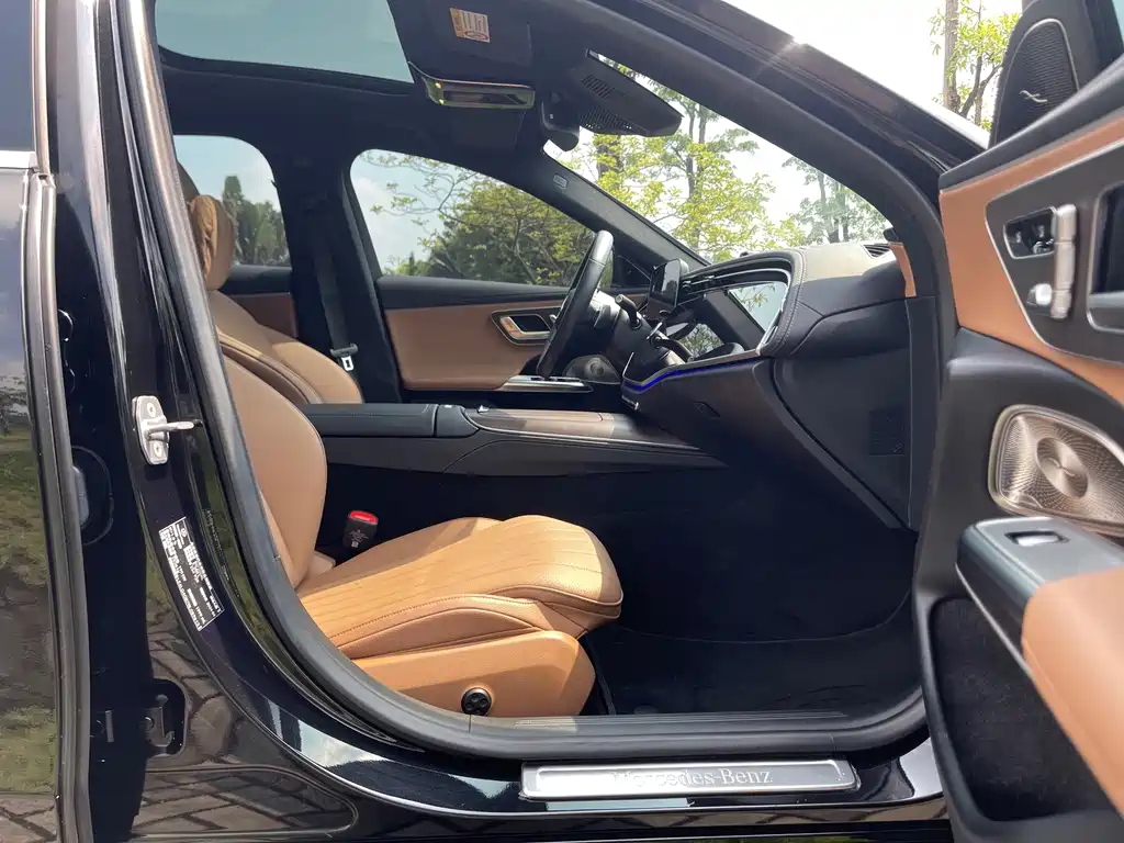 Mercedes-Benz E-Class — миниатюра 14