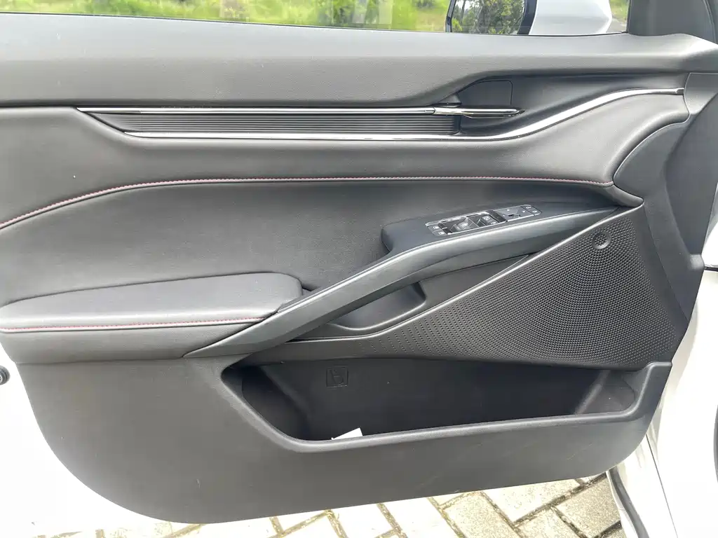 Ford Mondeo — миниатюра 10
