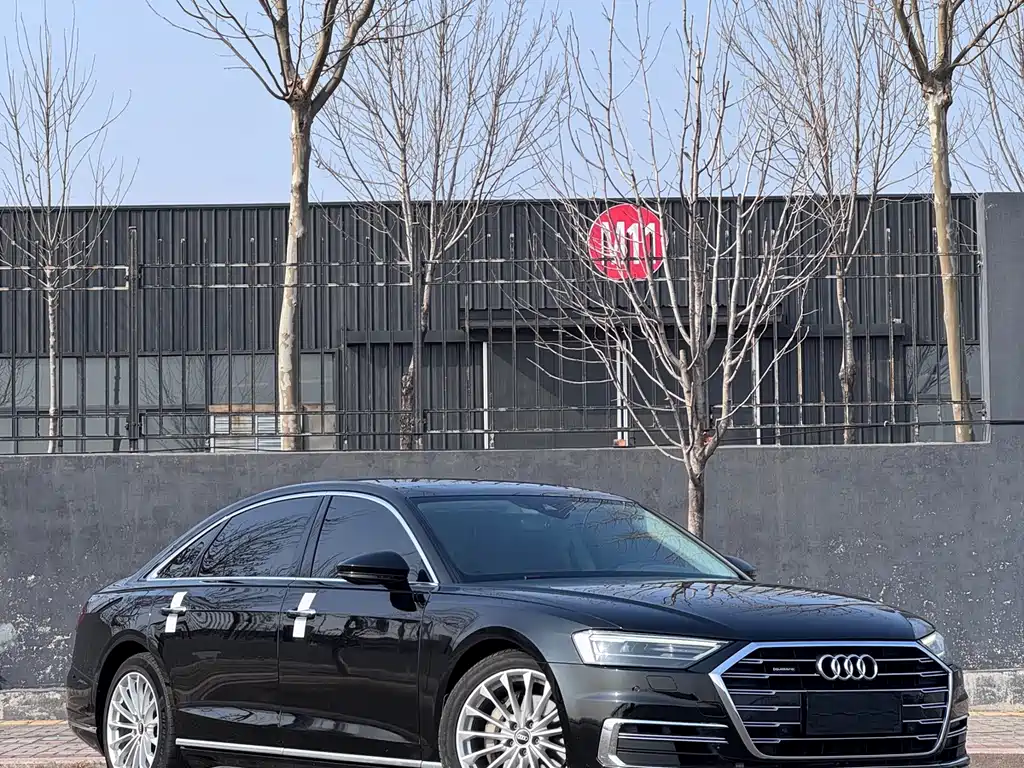 AUDI A8