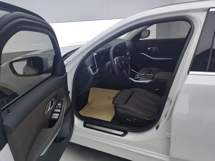 BMW i3 — миниатюра 9