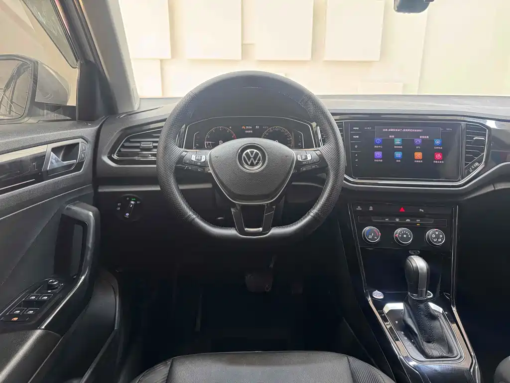 Volkswagen T-Roc — миниатюра 15