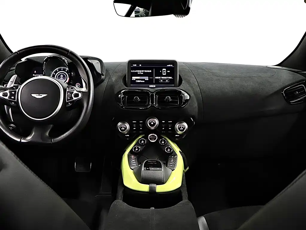 ASTON MARTIN V8 VANTAGE