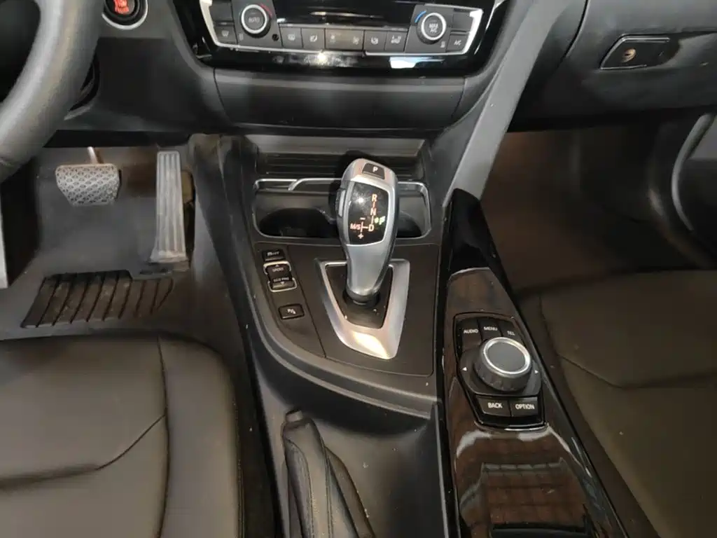 BMW 3 Series — миниатюра 14