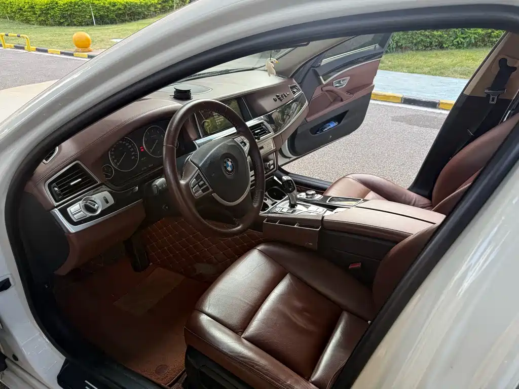 BMW 5 Series — миниатюра 4