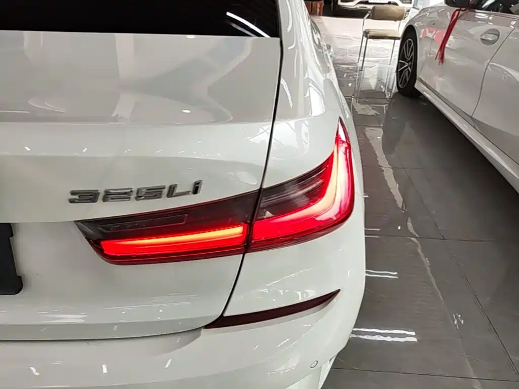 BMW 3 Series — миниатюра 8