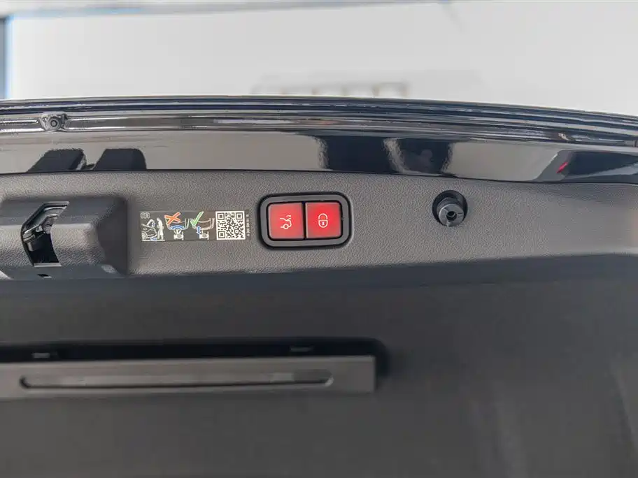 MERCEDES-BENZ E CLASS NEW ENERGY