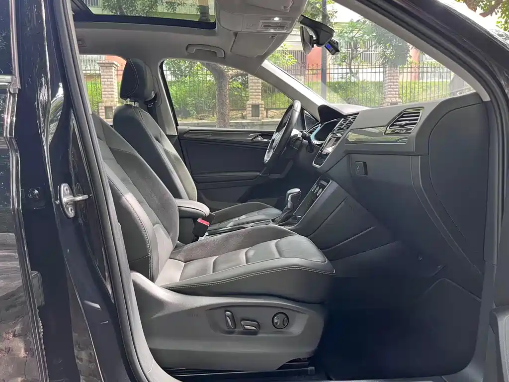 Volkswagen Tiguan L — миниатюра 11