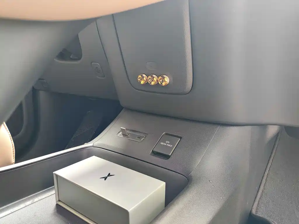 XPeng X9 — миниатюра 13