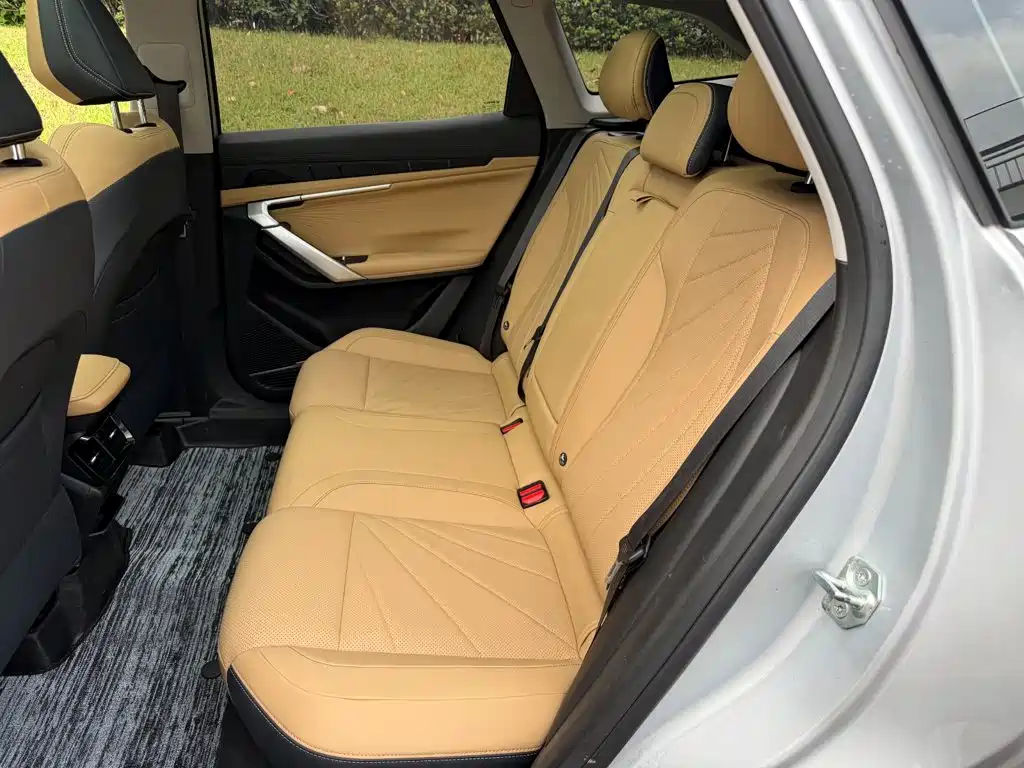 Geely Boyue L — миниатюра 12