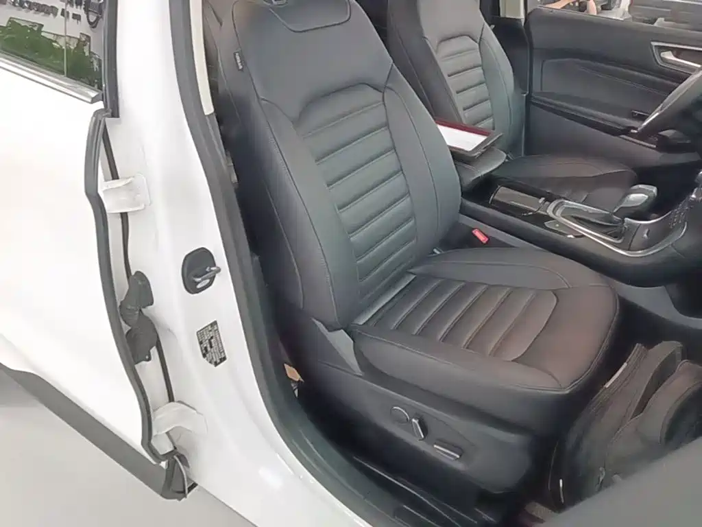 Ford Edge — миниатюра 25