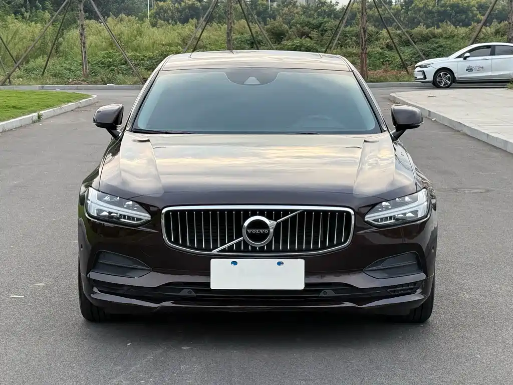 Volvo S90 — миниатюра 2