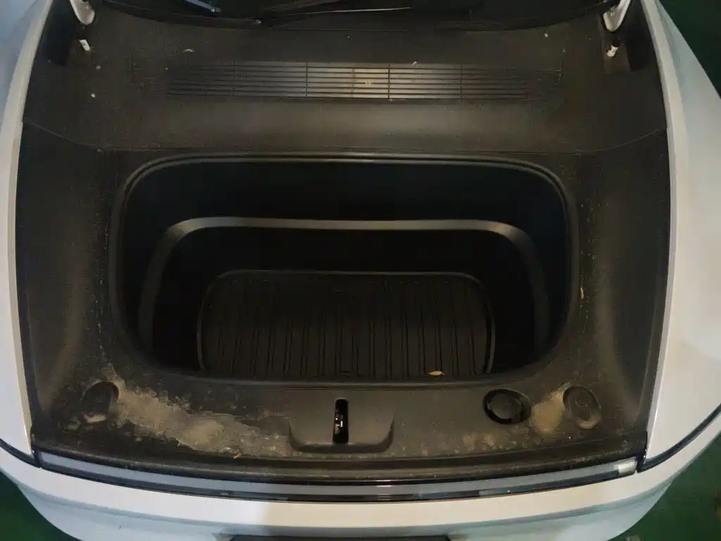 Tesla Model Y L — миниатюра 16