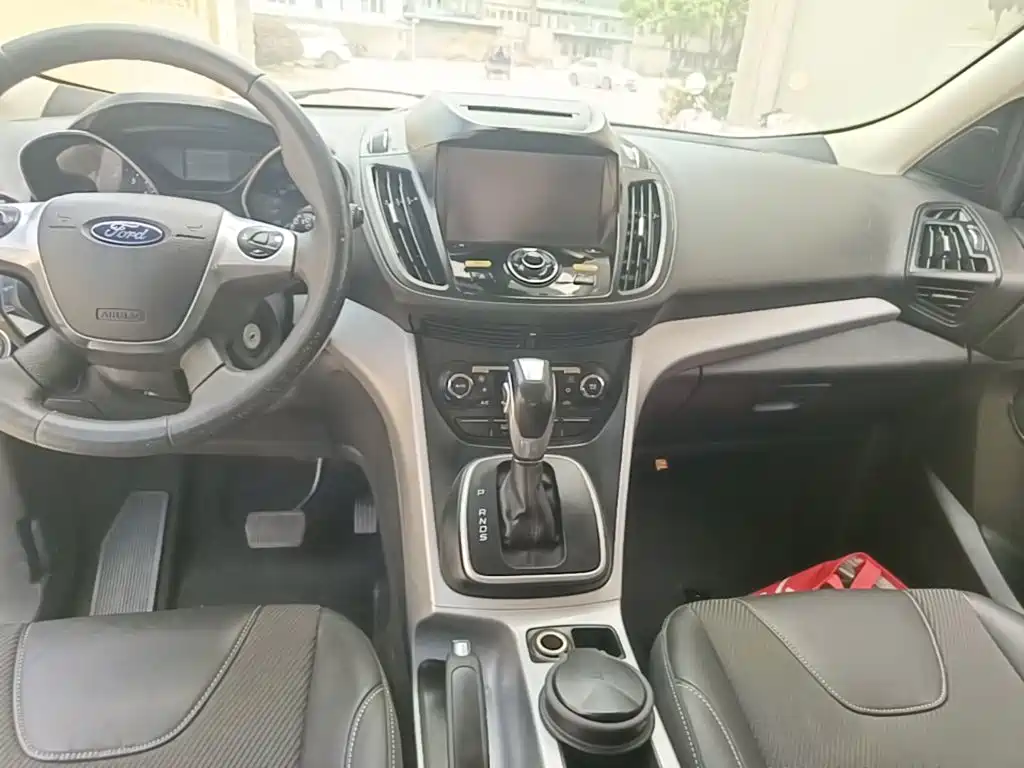 Ford Kuga — миниатюра 14