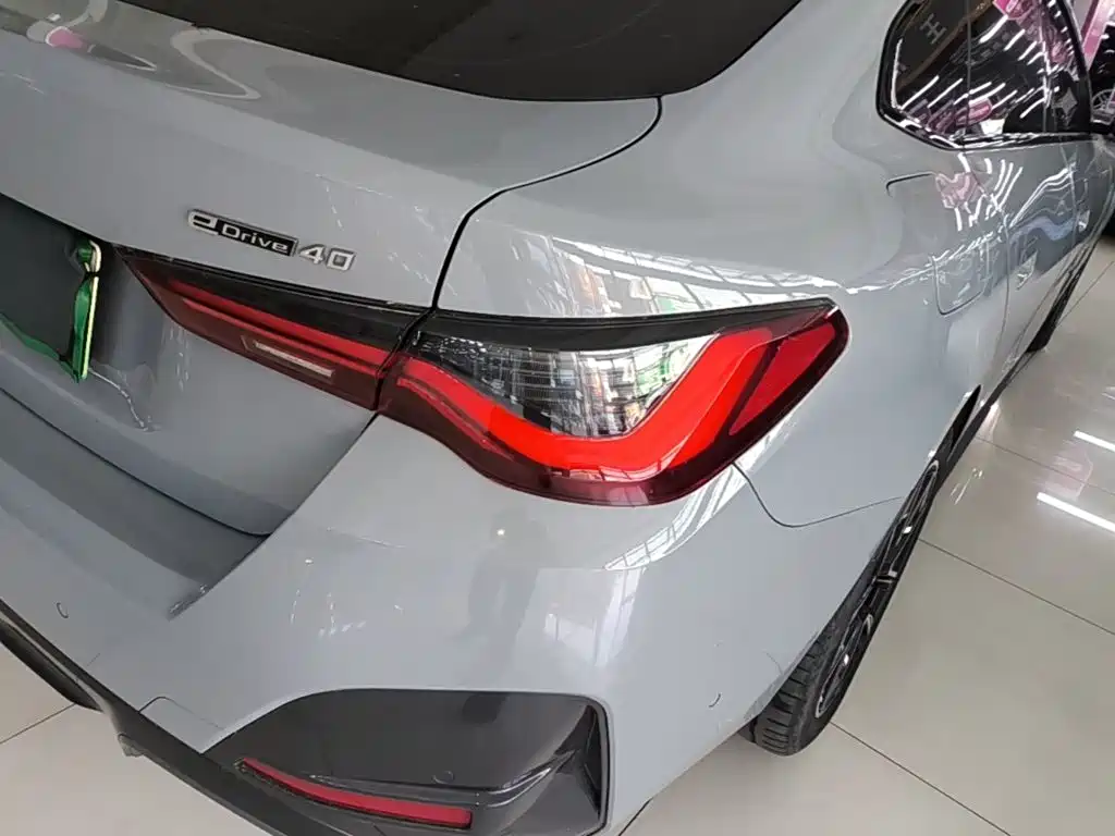BMW i4 — миниатюра 8