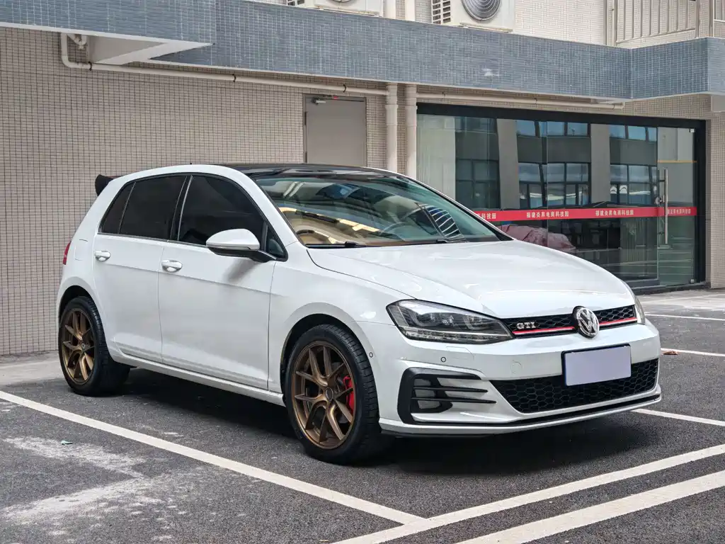 Volkswagen Golf — миниатюра 3