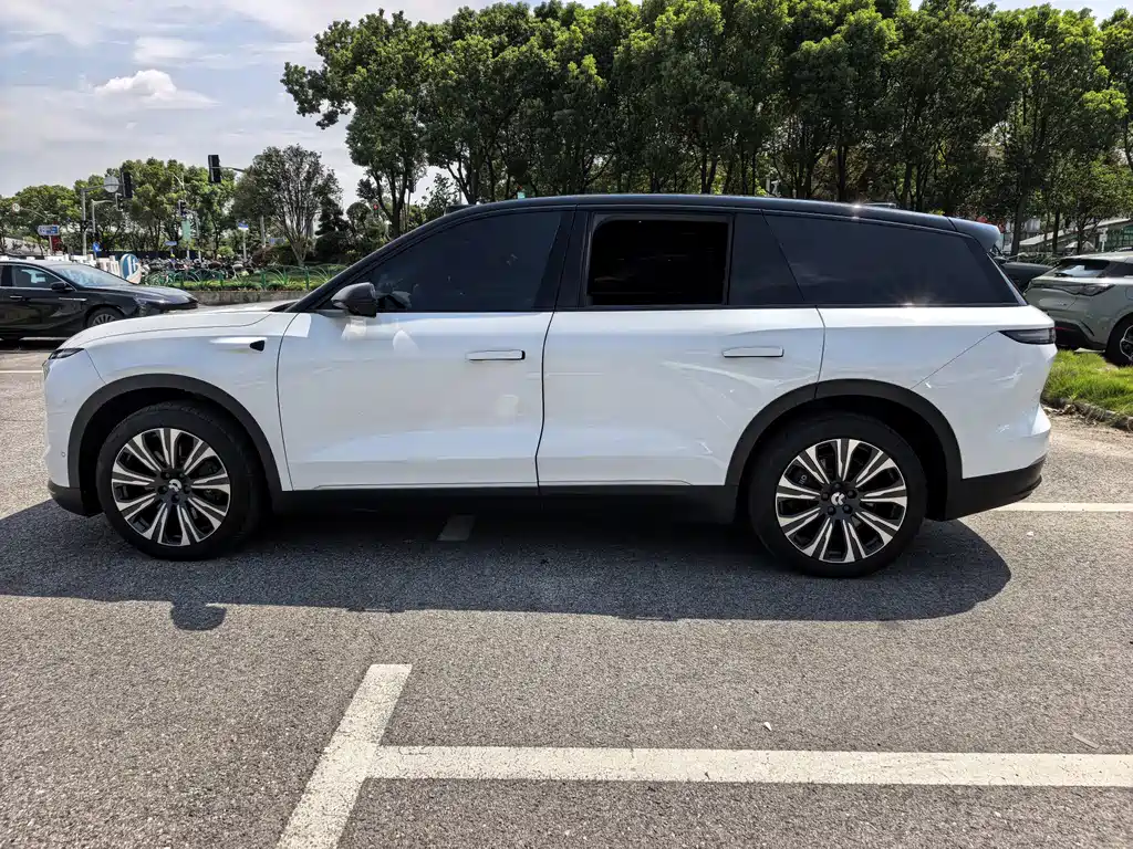 NIO ES8 — миниатюра 9