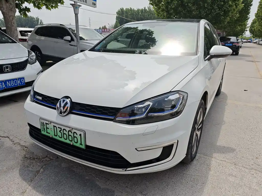 Volkswagen Golf EV 2021