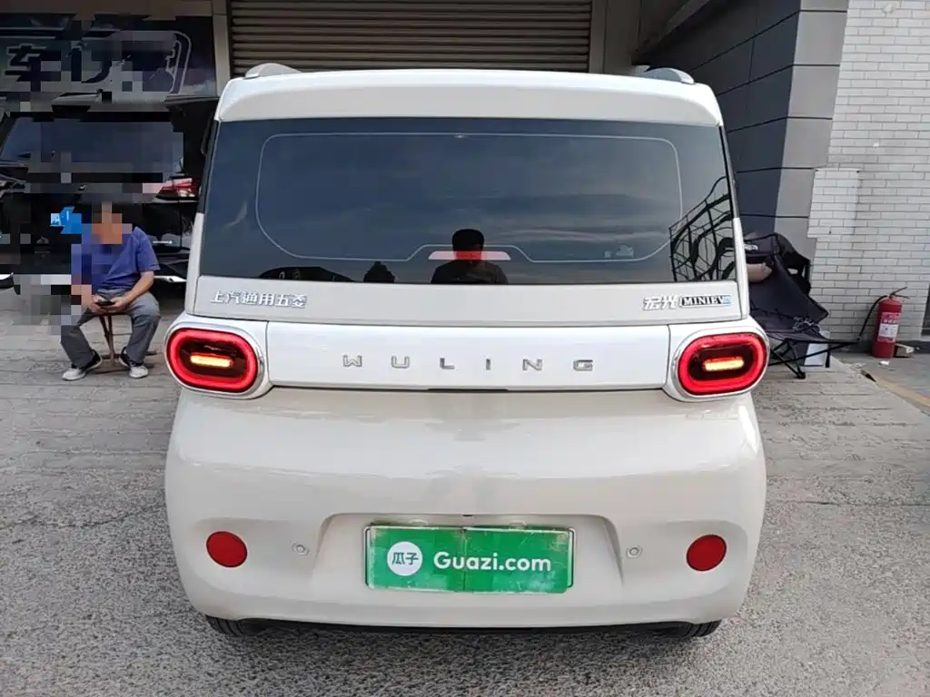 Wuling MINIEV — миниатюра 6