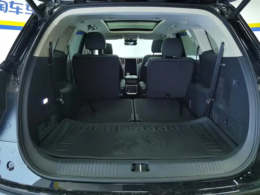 Hongqi HS7 PHEV 2024 2.0T PHEV 6 мест