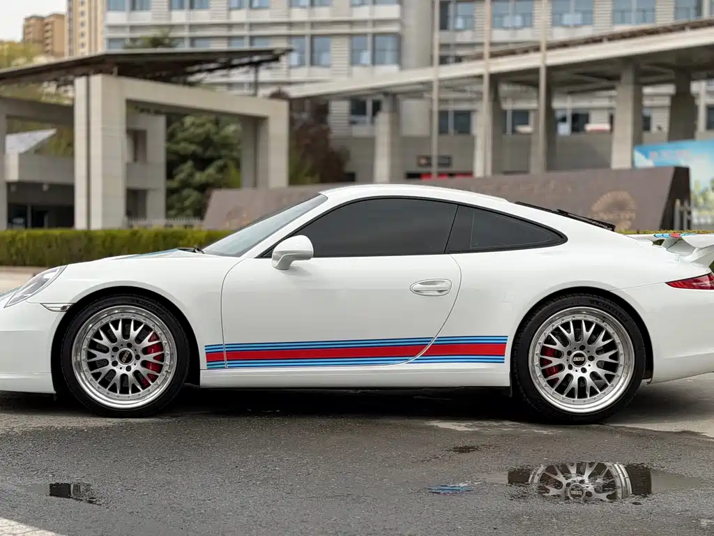 Porsche 911 2015 Carrera S 3.8L Martini