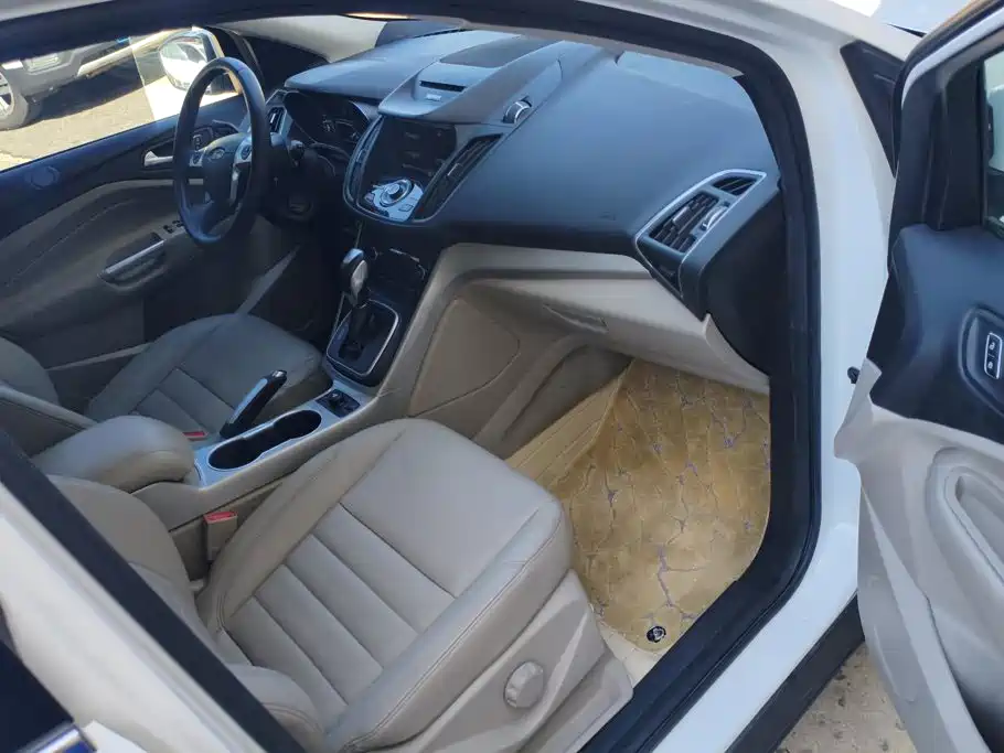 Ford Kuga — миниатюра 8