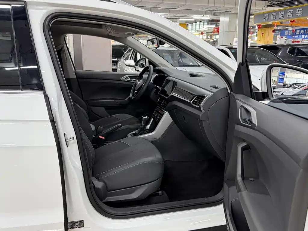 Volkswagen T-Cross - фото 12