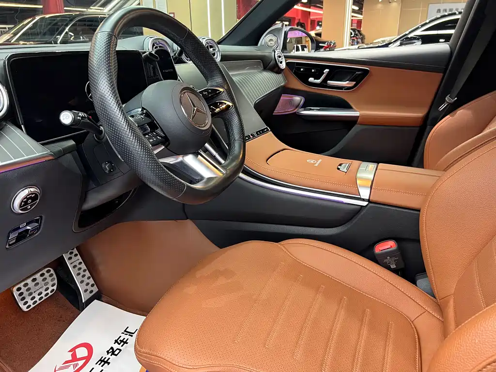 Mercedes-Benz GLC 2023 GLC 260 L 4MATIC Luxury 5 мест
