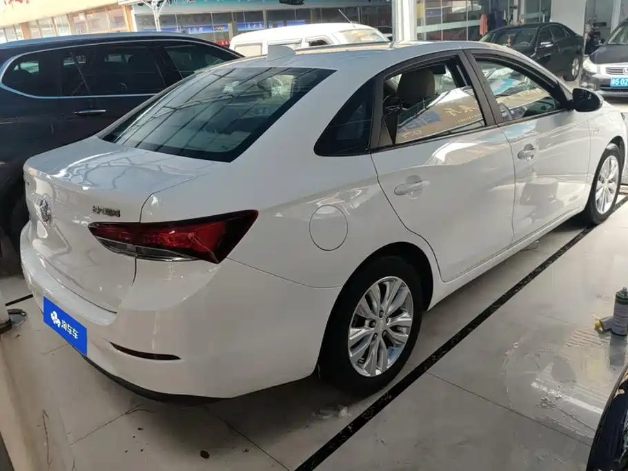 Buick Excelle — миниатюра 3
