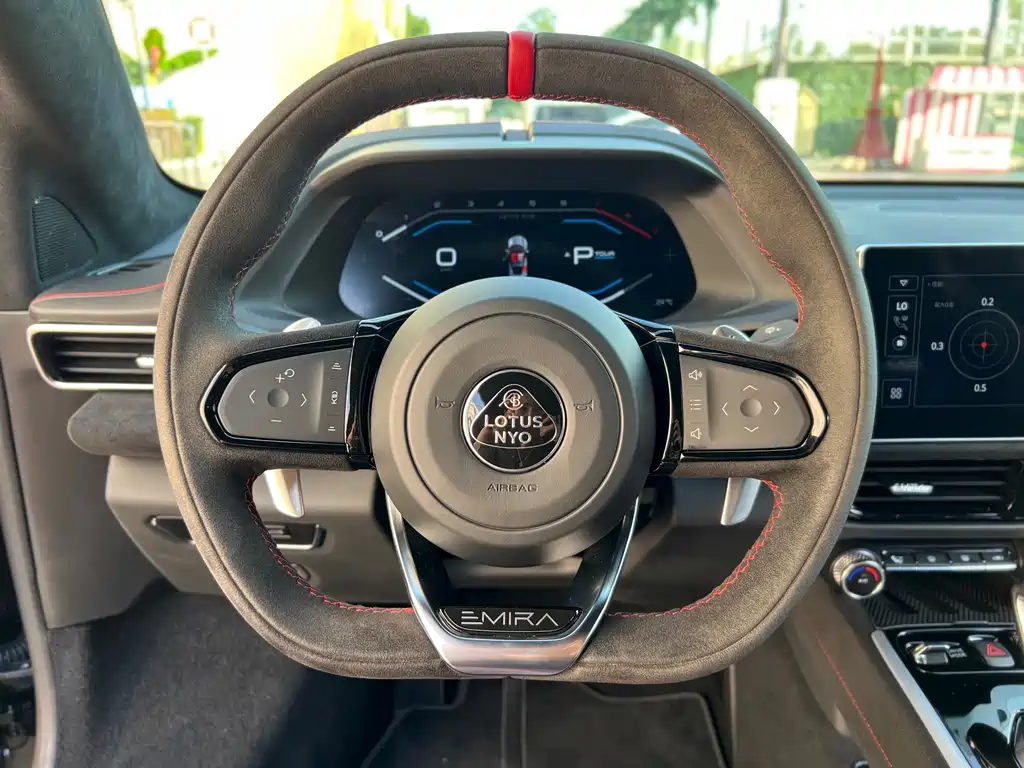 Lotus Emira — миниатюра 15