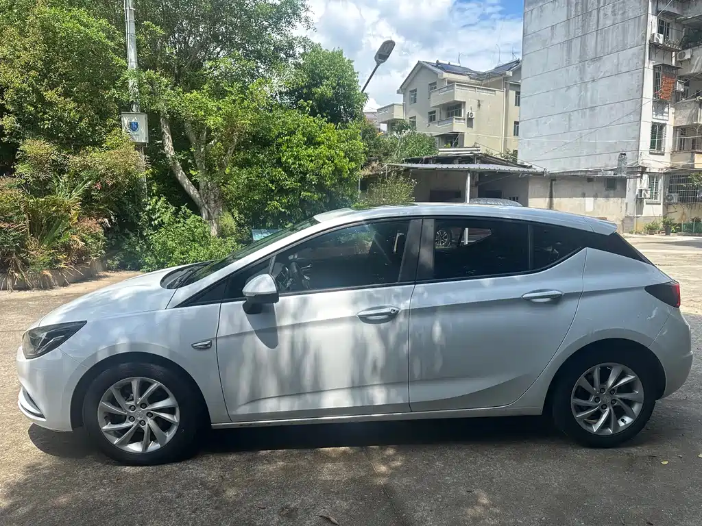 Buick Verano — миниатюра 4