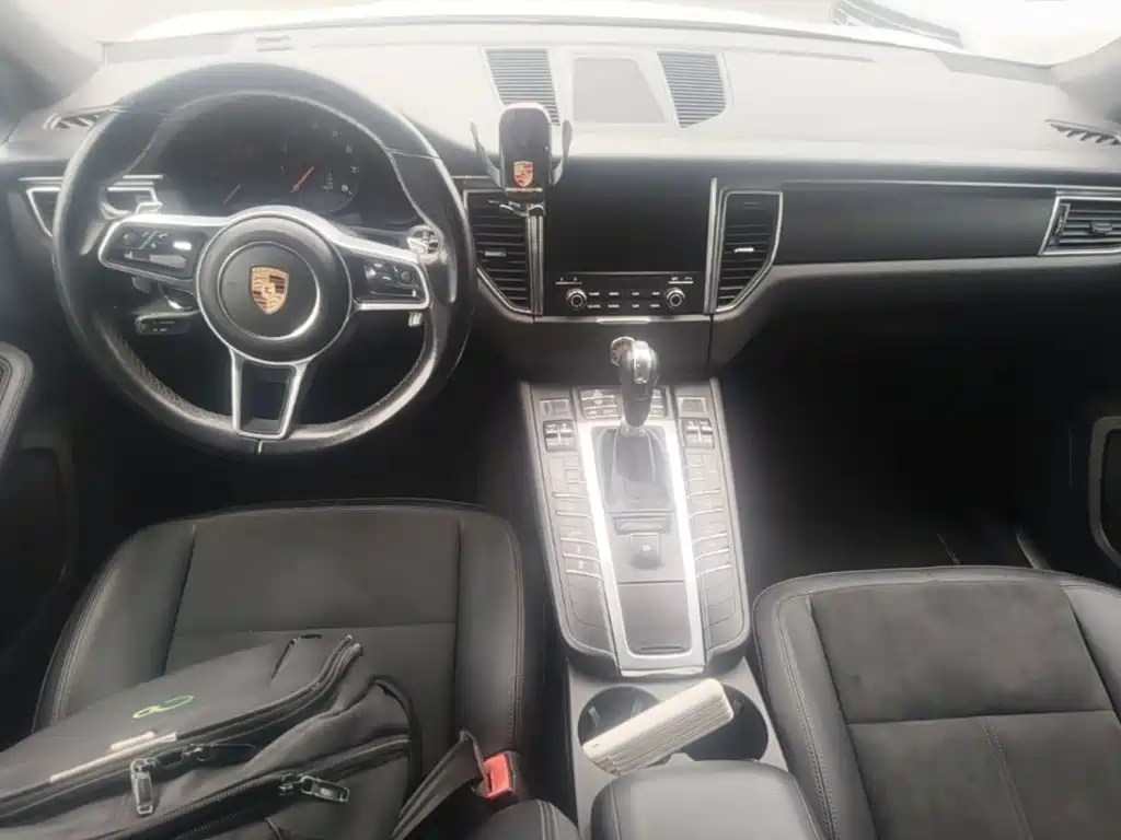 Porsche Macan — миниатюра 10