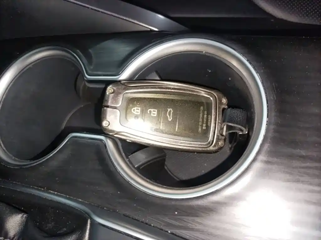Toyota Camry — миниатюра 9