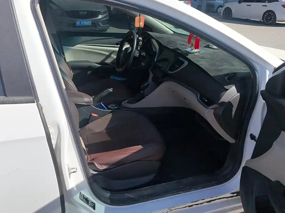 Buick Excelle — миниатюра 8