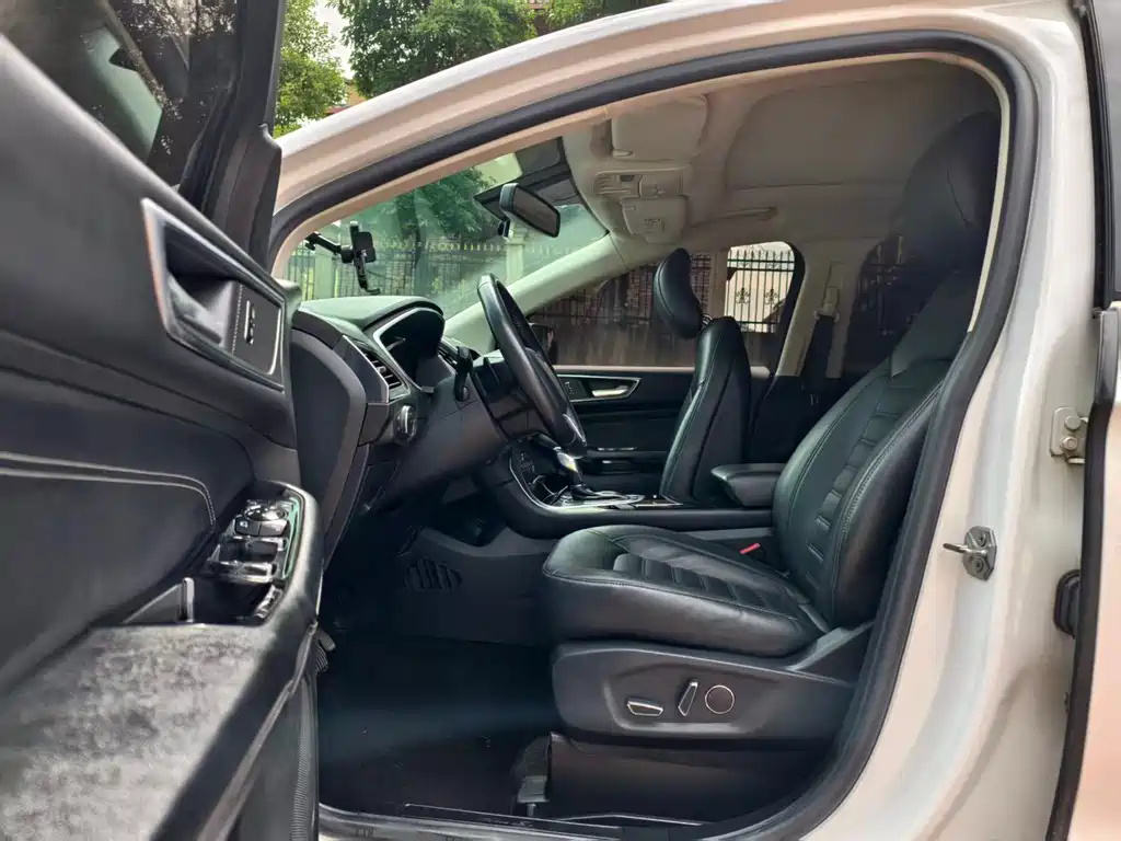 Ford Edge — миниатюра 8