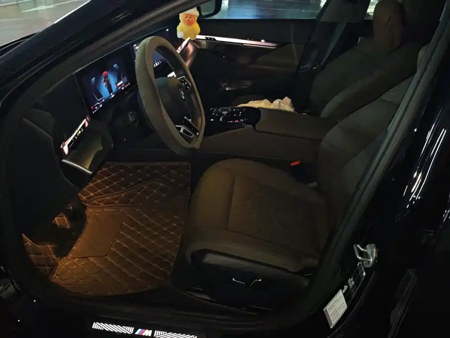 BMW 5 Series — миниатюра 9