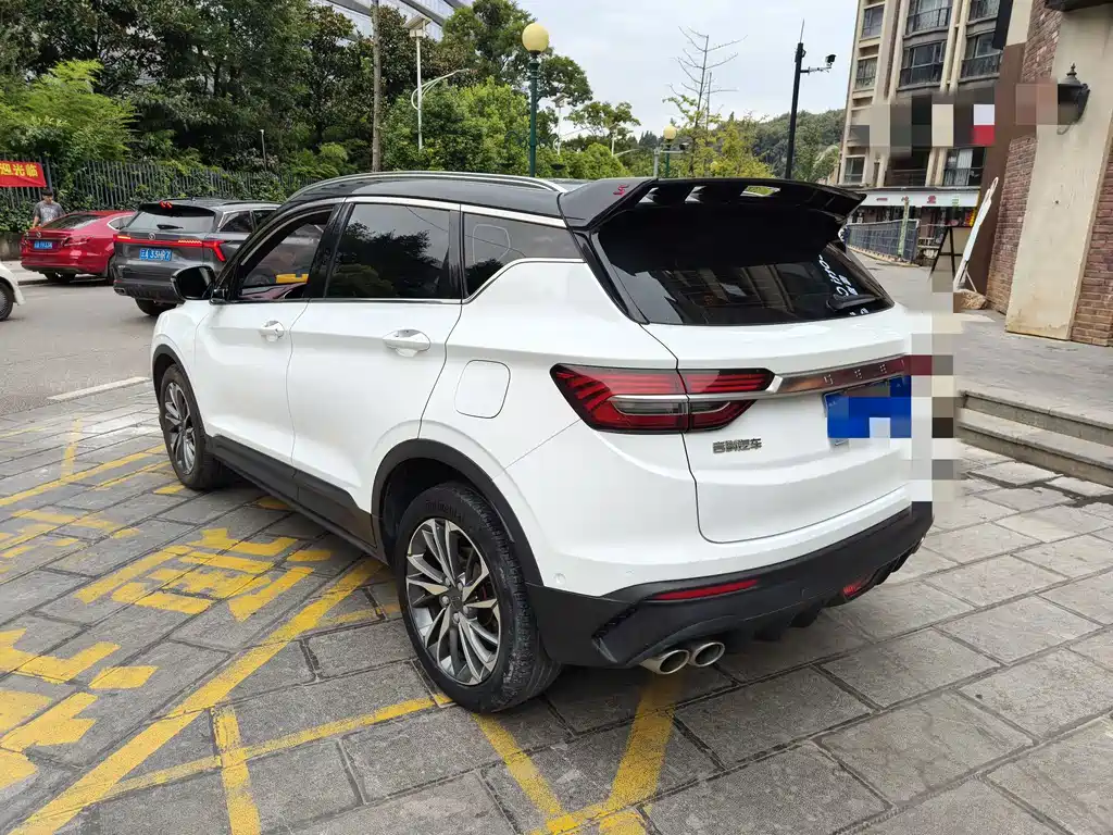 Geely Binyue — миниатюра 10