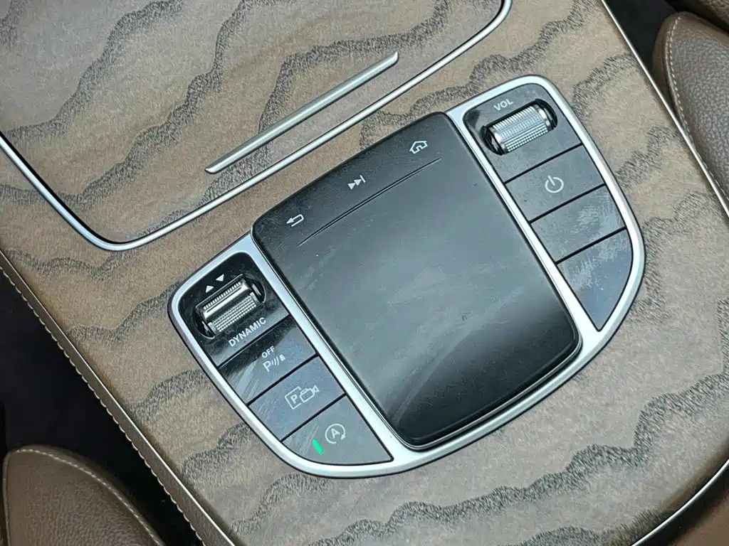 Mercedes-Benz E-Class — миниатюра 23