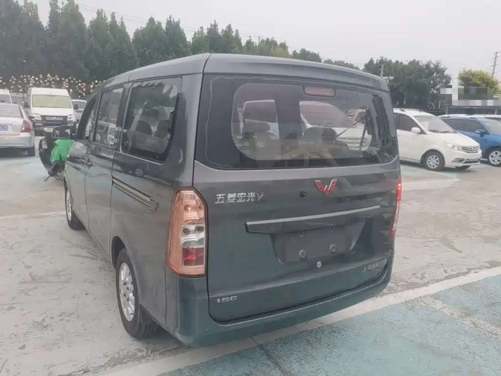 Wuling Rongguang V — миниатюра 5