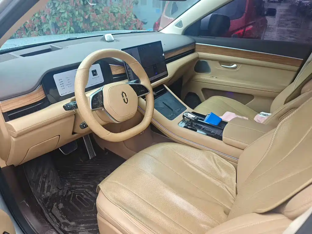 AITO ASK THE WORLD M7