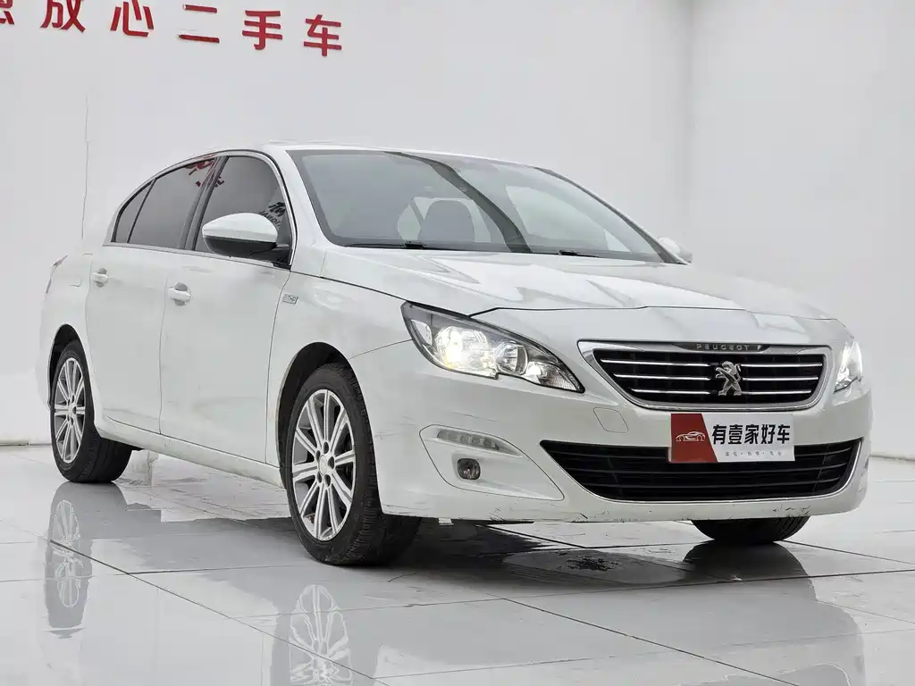 Peugeot 408 2015 1.2T AT Luxury