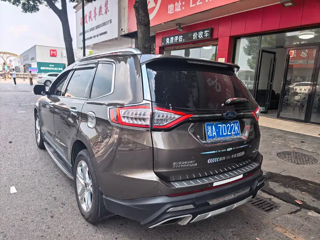 Ford Edge — миниатюра 9