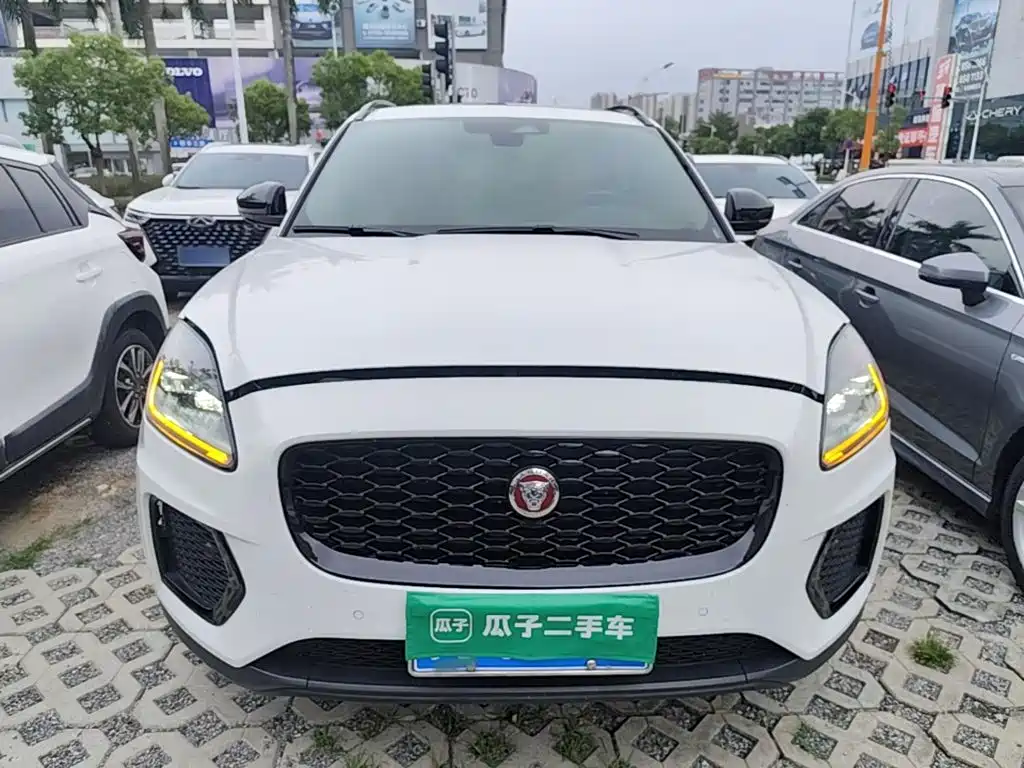 Jaguar E-PACE — миниатюра 3