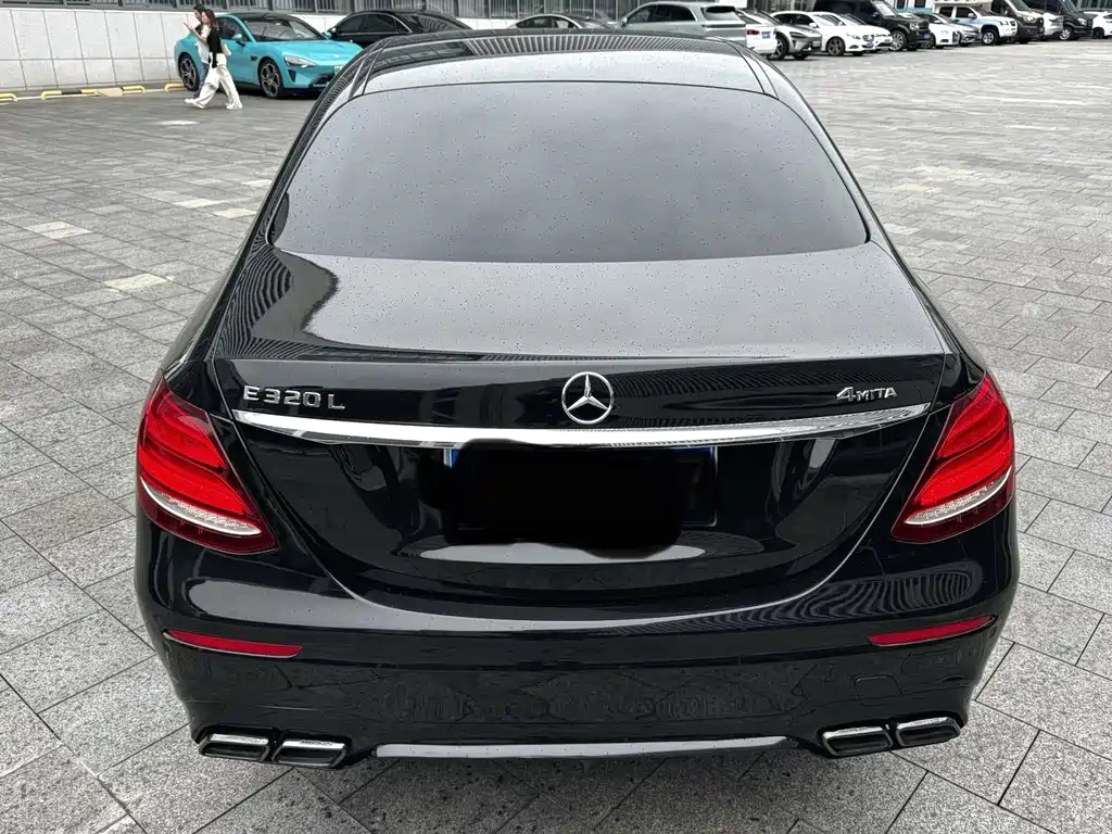 Mercedes-Benz E-Class — миниатюра 8